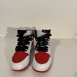 Nike Air Jordan 1 Retro High White, Red & Black - Size 7 boys